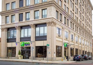 2-Star Hotel ∙ Holiday Inn Express - Springfield Downtown, an IHG Hotel