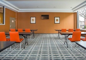 2-Star Hotel ∙ Holiday Inn Express - Springfield Downtown, an IHG Hotel