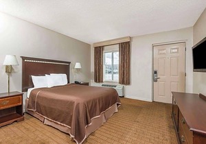 2-Star Hotel ∙ Howard Johnson by Wyndham Springfield