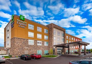 2-Star Hotel ∙ Holiday Inn Express & Suites - Rice Lake, an IHG Hotel