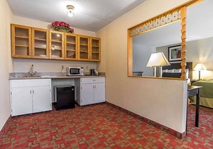 2-Star Hotel ∙ Quality Inn Shelburne - Burlington