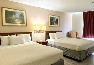 2 x Non-Smoking Two Queen Beds at FairBridge Inn Express Mt Vernon