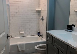 204 New Downtown living - Queen - Wi-fi