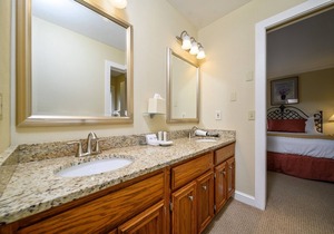 2BR Stoweflake Townhouse with Resort Amenities