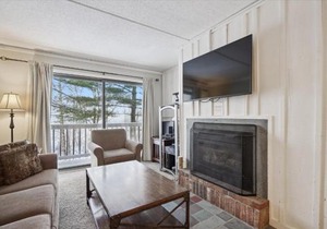 3-Bedroom Condo Ski-In, Shuttle, and Cozy Fireplace Whiffletree I3