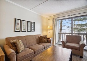 3-Bedroom Condo Ski-In, Shuttle, and Cozy Fireplace Whiffletree I3