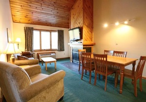 3 Bedroom Deer Park Condo on Lake and close to Recreation Center