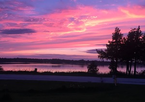 # 9 Isle View- West-facing lake view, sunsets, fishing, kayaking, beach, golf!