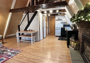 Adirondack Cozy Chalet Private & 3 Minutes to Whiteface Mountain. Pet Friendly.