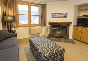 Beautiful 1 bedroom unit at resort, sleeps 8