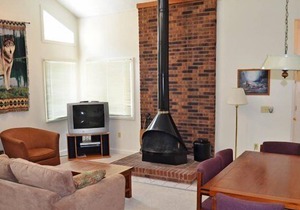 Beautiful 2 bedroom unit at resort, sleeps 8