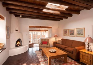 Best of Santa Fe~Walk to Plaza, Kiva Fireplaces & Mountain Views