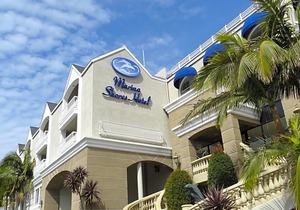Best Western Plus Marina Shores Hotel