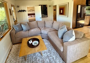 Bluebird Day - Delaware House, Old Downtown Bend, Hot tub and modern amenities.
