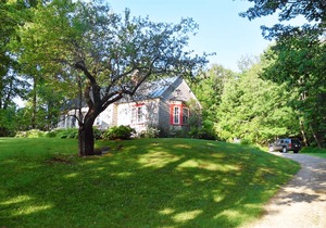 Bromley Farm ski house