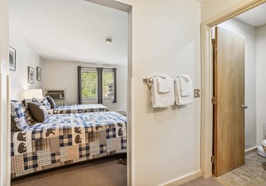Cedarbrook Hotel Room 2 Doubles 119