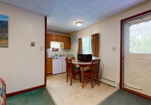 Charming and casual motel in a great location with shared resort amenities
