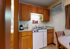 Charming and casual motel in a great location with shared resort amenities