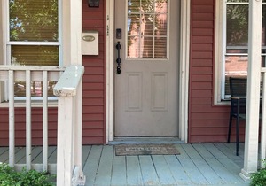 Charming Downtown Saratoga Springs Apartment