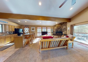 Close to Mountain Activities | Pet Friendly | Hot Tub | 5K Cabin