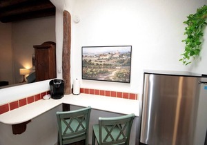 Closson Getaway- Courtyard | Railyard and Plaza
