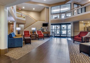 Comfort Inn & Suites at Maplewood
