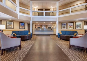 Comfort Inn & Suites at Maplewood