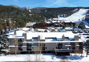 Condo located two Blocks from the Lift