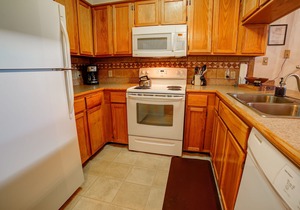 Condo two blocks from the Slopes!