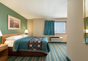 Coratel Inn & Suites New Richmond - Comfort 1 King Bed Non-Smoking