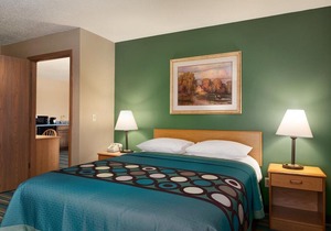 Coratel Inn & Suites New Richmond - Comfort 1 King Bed Non-Smoking
