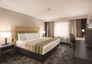 Country Inn & Suites by Radisson Northfield MN