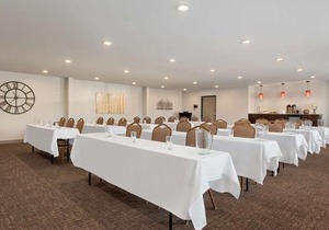 Country Inn & Suites by Radisson Baxter MN