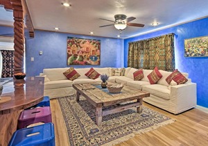 Cozy Blue Adobe with Steam Room 2 Mi from Taos!