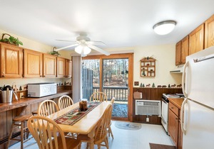 Cozy condo w/ a private balcony & shared tennis - close to private beach