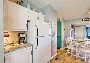 Cozy Cottage on Farm, By Albuquerque and Santa Fe