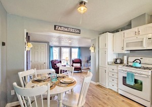 Cozy Cottage on Farm, By Albuquerque and Santa Fe
