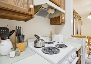 Deluxe Two Bedroom Suite on the 1st floor with outdoor heated pool 10102