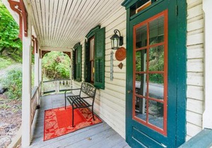 Enchanting Cottage, walk to Downtown Harpers Ferry