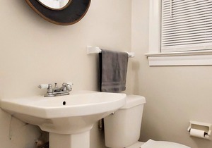 Executive Apt- Steps To The Beautiful Downtown Avondale, Parks, & More!