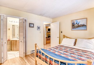 Family-friendly home close to mountain and restaurants - 1 dog okay