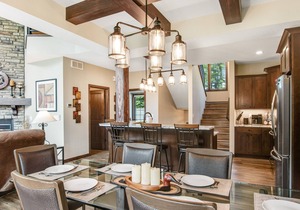 Gorgeous, three-story condo with free WiFi, dock, theater room & lake access