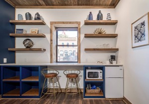 Group Getaway | Downtown | Riverfront Stay