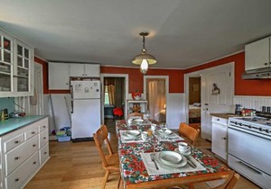 Historic Chester House 10-30 Mins to 5 Mountains!