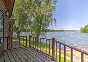 Lakefront Eau Galle Home w/Hot Tub & Fire Pit