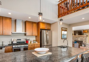 Lakeshore Vermont LLC
