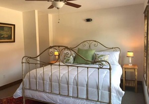 Light Horse Inn: Suite 6