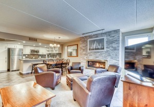Mountain-side condo Cachet Crossing next to Slopes
