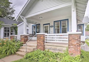 NEW! Cozy Eau Claire Home - 1/2 Mi to Carson Park!