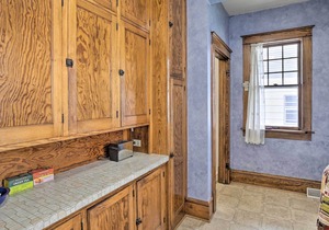 NEW! Cozy Eau Claire Home - 1/2 Mi to Carson Park!